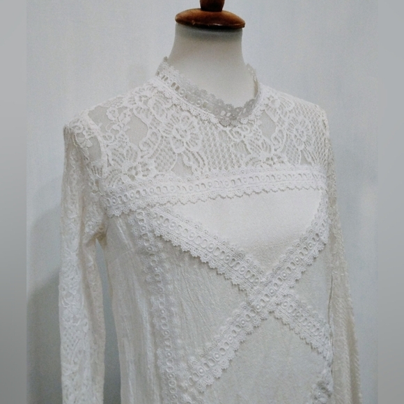 RETRO WHITE LACE BLOUSE - Picture 1 of 5